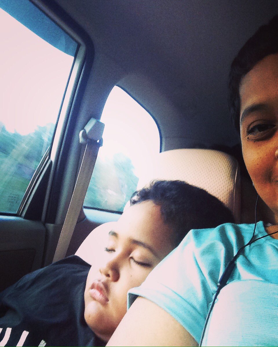 prispantow's tweet photo. Shoulder to lean on #lovers https://t.co/GiCUbIBcAu