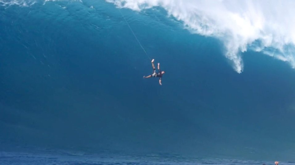 Surfer's tweet photo. Cape St. Kelly's Wave Pool! @JonahHill Skates! More Wipeouts! https://t.co/IkmVKuEbh2 #WeekInReview https://t.co/JhbnYiEcVq