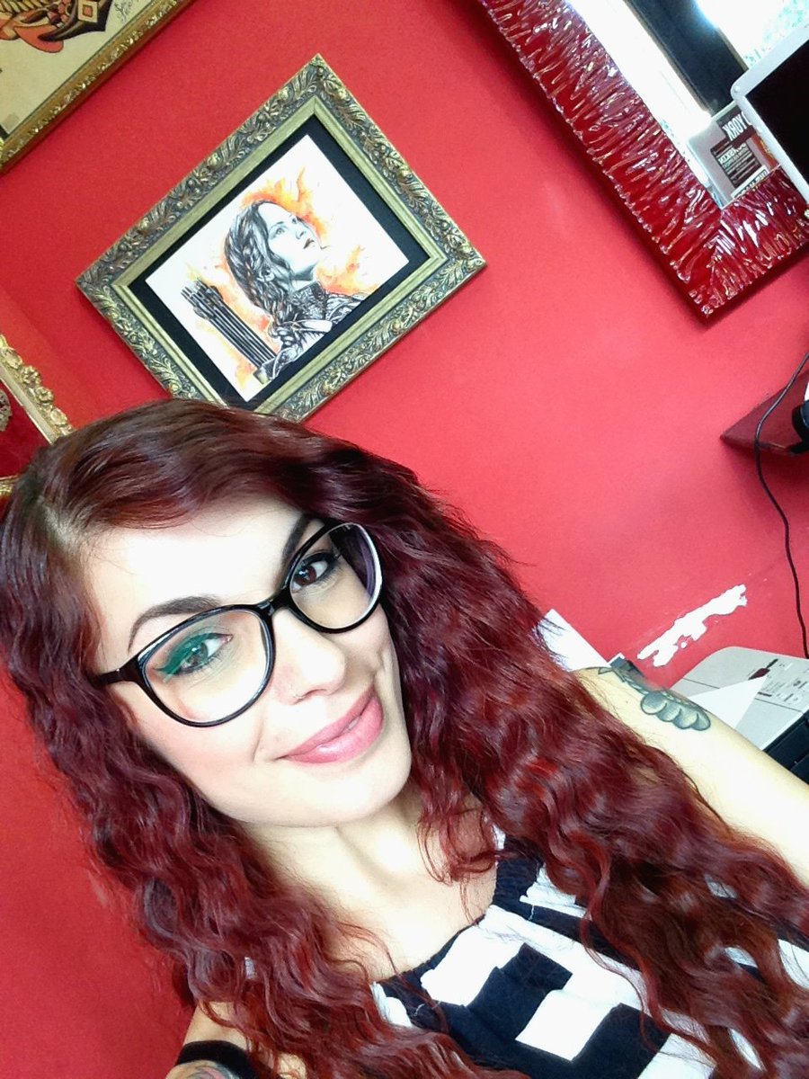 AntoniettaAArts's tweet photo. Buon compleanno a me! #birthday #me #myself #selfie #redhead #compleanno #roma #inkside #tattoo #artist #art https://t.co/3Op9Dxk4GJ