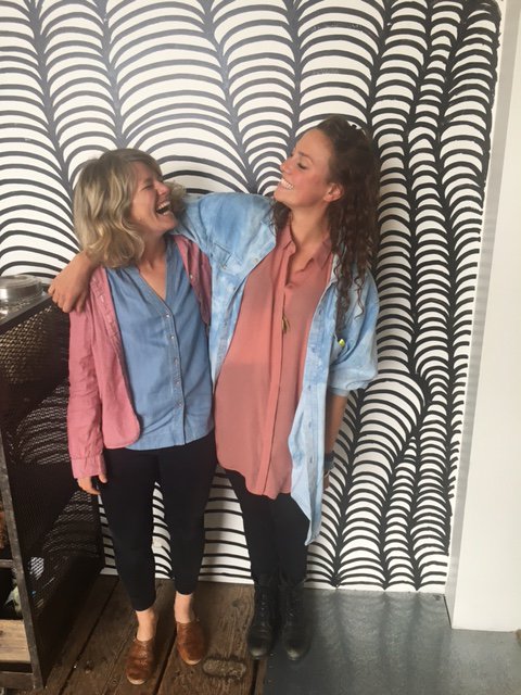 IDEOU's tweet photo. Well, look at these two IDEO U-ers just magically matching. #ideontical #happyaccident #IDEOULove @EmJHavens https://t.co/7Lvofjiksv
