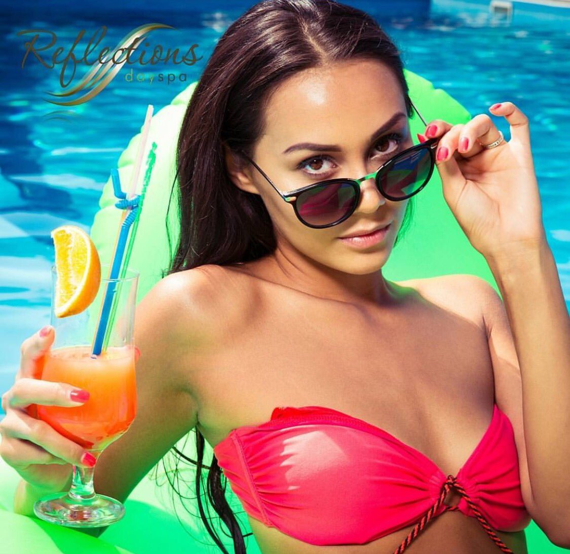 ReflectionsAB's tweet photo. This month only, purchase an exfoliating body polish &amp; receive a @fakebakeunited spray tan on us 😉 https://t.co/UvxmUEDCn5