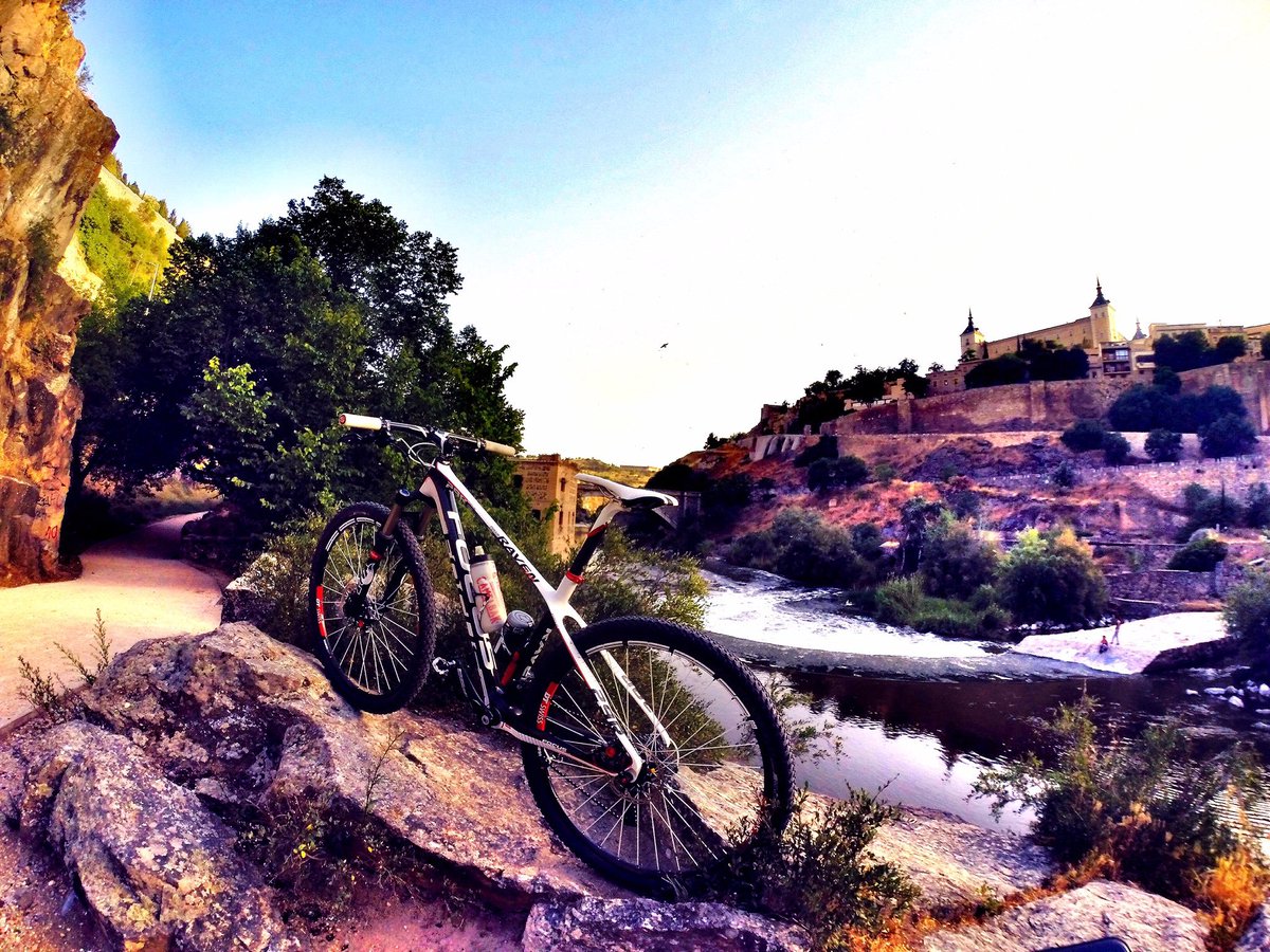 mammoth_bikes's tweet photo. ¡Foto ganadora del 1º Concurso #veranomammoth con @MundoMammoth y @CamelBak! ¡Enhorabuena @JaviPatillas! https://t.co/XHc2tI78uo