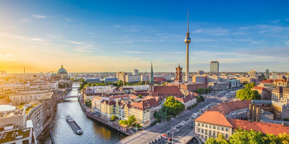 LSMAffiliates's tweet photo. Berlin, here we come! 10 more days to go till #AWEurope! #Affiliates #AWConference https://t.co/cU6L3lutmh