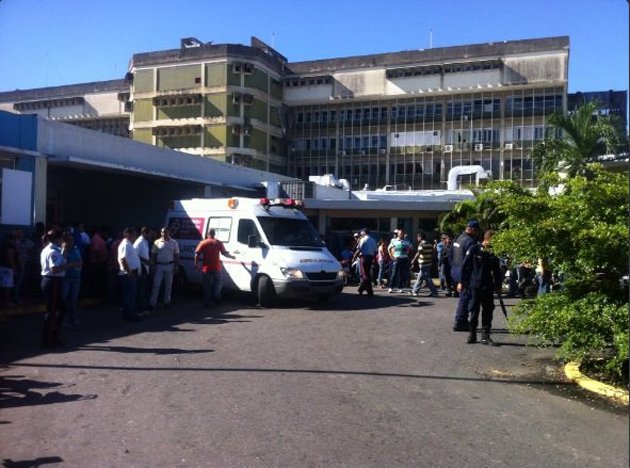 1 muerto y 25 heridos fue el saldo que dejó un atentado a una sede de la Policía en #Guanare bit.ly/29uPxK6