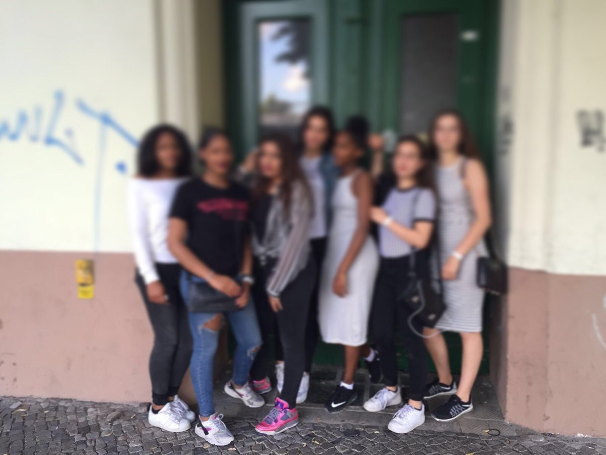 _smfk's tweet photo. Mijn toppersss || BERLIN 🇩🇪😍💘👭🎉 https://t.co/bOpzwFiARO