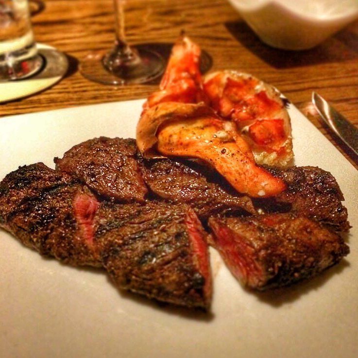 BurwellsChs's tweet photo. Do you surf or turf?  Mouth watering Instafan pic by @idoitforthebacon #chs #eatlocal #drinklocal #nomnom #charlest… https://t.co/xMqZD9yEAH