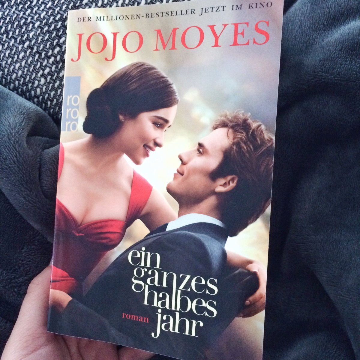 FanniFCB's tweet photo. Ich bin so überrascht wie gut dieses Buch ist😍📚👍🏼 #MeBeforeYou #EmiliaClarke #SamClaflin https://t.co/meLuZNwwMS