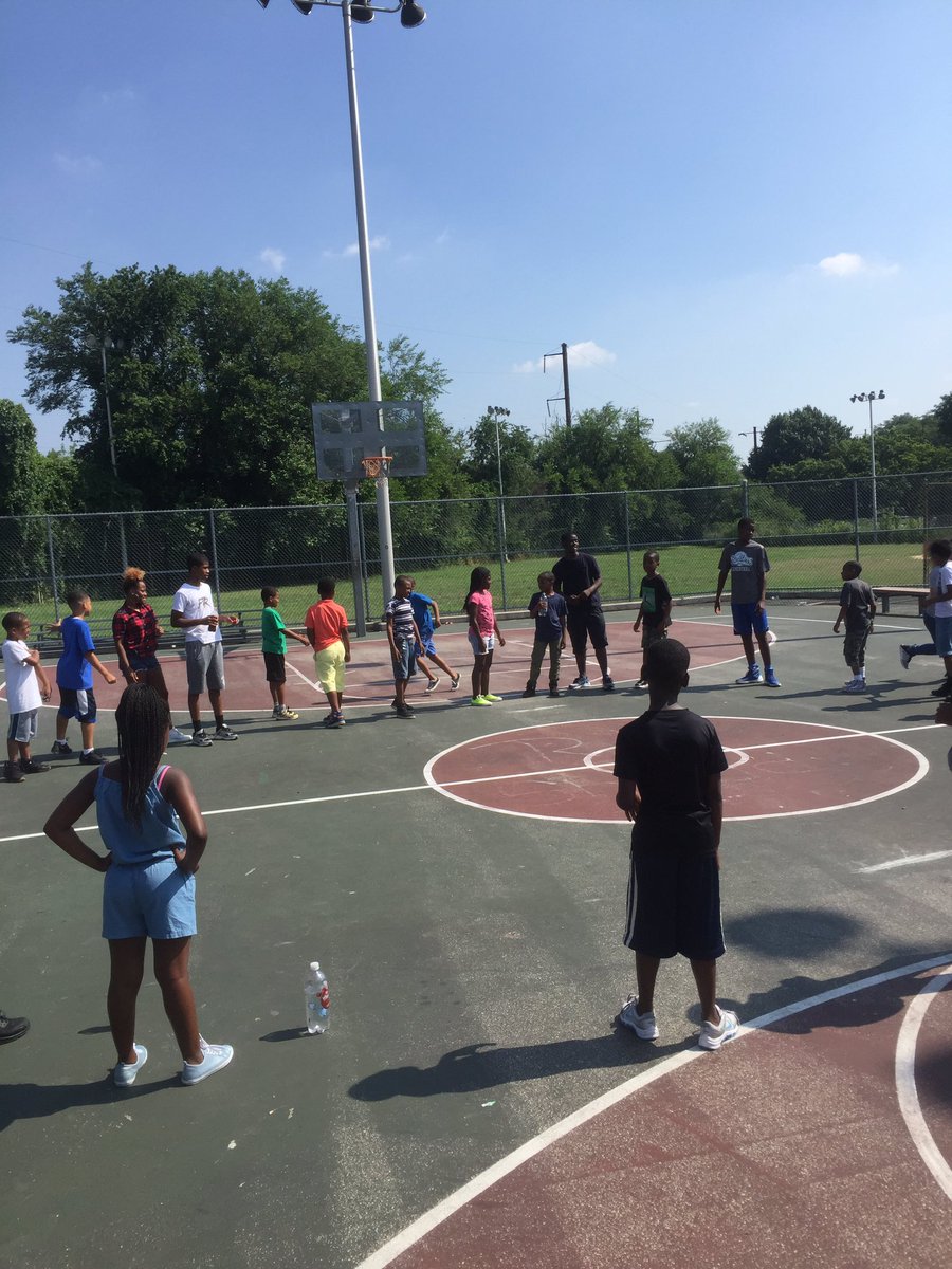 PhillyPlay18's tweet photo. Hank Gathers having fun playing "Hello There" it got too competitive 😊. #PhillyPlay https://t.co/iX8YcWm14Q