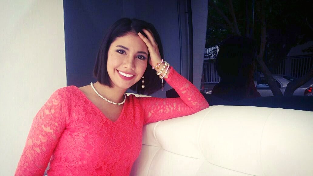 La sonrisa es una linea curva, que lo endereza todo... #sonrisasrealesEG 😆😆😆 Gracias a #DrEricGranados