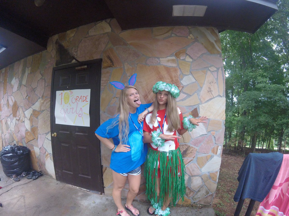 ellenconleyy's tweet photo. This was the best week ever #onecamp2016 @gabixortega https://t.co/rzVCUn7iSe