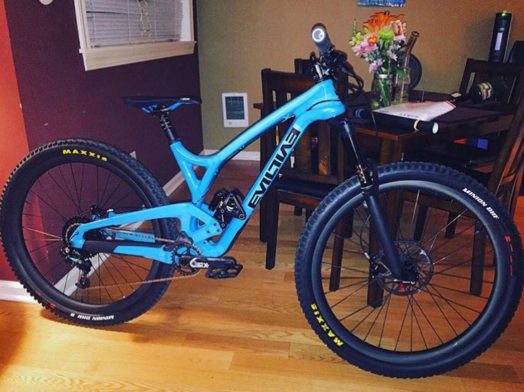 lb_wheels's tweet photo. What do you keep in your dining room. #MTB #carbonwheels #handbuiltwheels #mountainbike https://t.co/4DAW6b2yJh