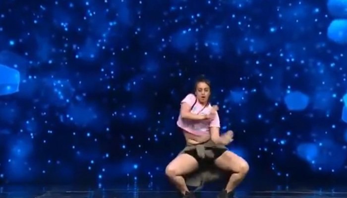 guestpanda's tweet photo. How a Girl’s hot Dance video fired the stage in Dance+2 must know! https://t.co/q30htxMcuj https://t.co/C6M4VUX7J6