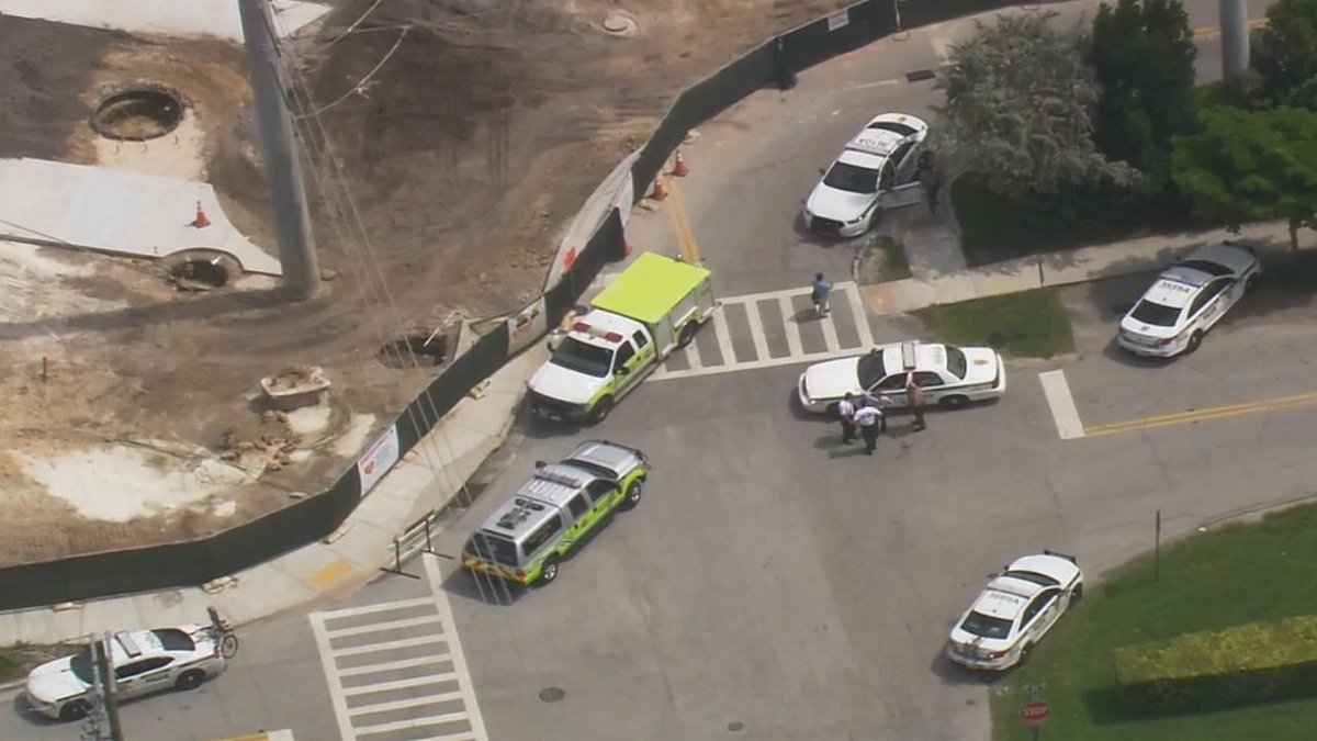 #BREAKING Bomb threat reported at Nicklaus Children's Hospital in Miami bit.ly/29uSquw?utm_me… https://t.co/d6n0KA0Oq3
