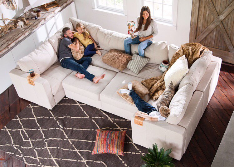 Lovesac on X