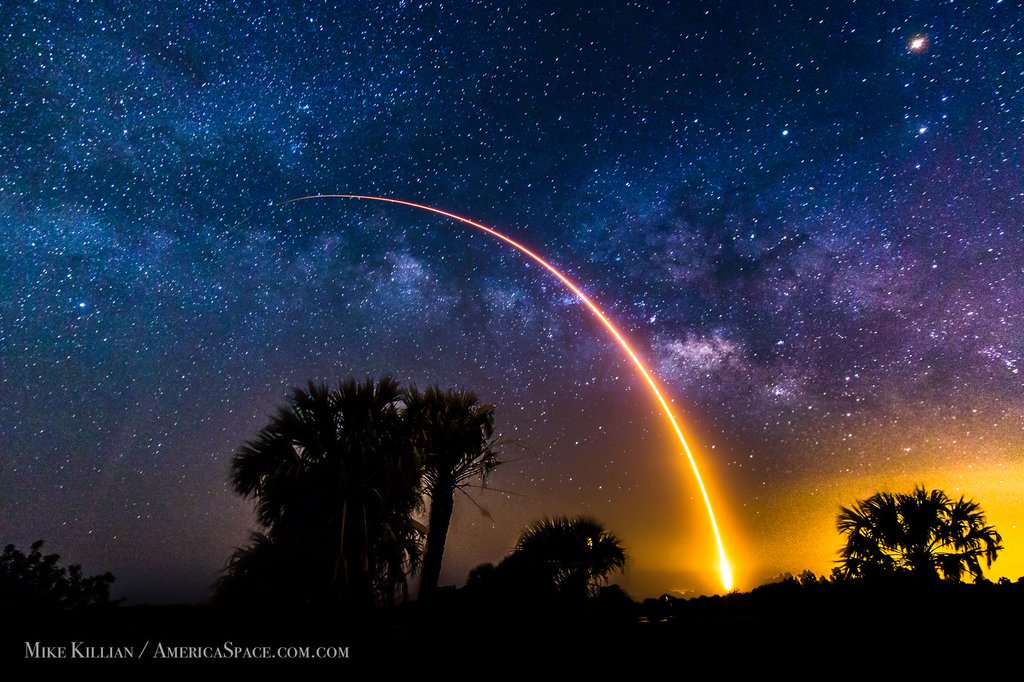 StormHour's tweet photo. #JCSAT14 launch.. 6th May 2016 https://t.co/Q3pcqSyqbl Courtesy of Mike Killian @KillianPhoto #StormHour https://t.co/s6KmWqqFAl