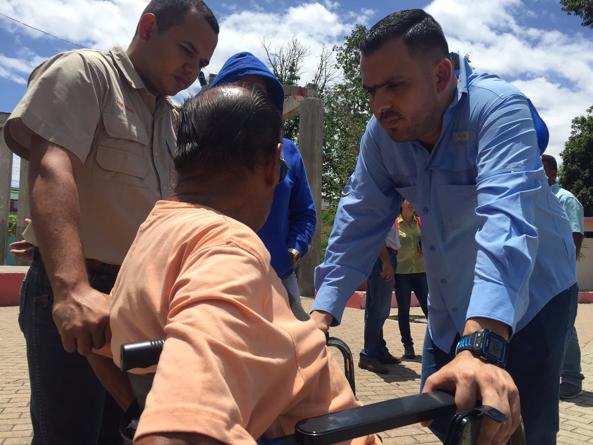 GerardoSPSUV's tweet photo. 3/ Pasamos por la Plaza Bolivar de Guacara verificamos todas las áreas, ahora trabajamos en su embellecimiento #8Jul https://t.co/PP0TjK7J0t