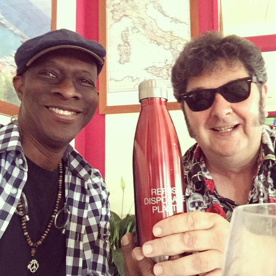 implicitweet's tweet photo. #kebmo from #murcia #Spain with #victorbaxter "no plastic por favor" @plasticpollutes https://t.co/7pHPgxz1CF