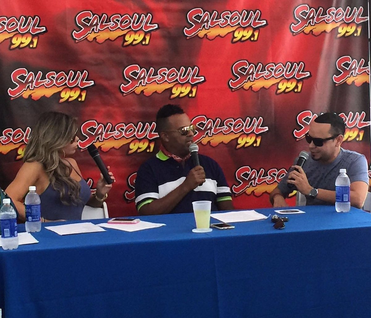 geraldmusic's tweet photo. Gracias a la familia de @salsoulfm y @bellagroup por permitirme compartir una tarde excepcional!!! #Lanuevacara https://t.co/BEinFZqNi3