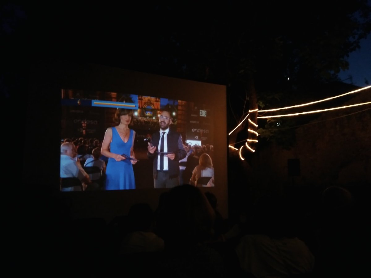 misostingut's tweet photo. Una mica d'òpera des de l'EMM de Sant Feliu! #LaBohème #Puccini  #LiceuALaFresca33 @esdufi @jjuanola6 https://t.co/DMyl6gmiVD