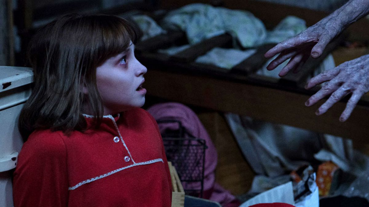 T13's tweet photo. Discusiones y gritos: las razones que llevaron a Francia a sacar "El conjuro 2" de sus cines https://t.co/3aAFHFeq3S https://t.co/HRP1PZd22F
