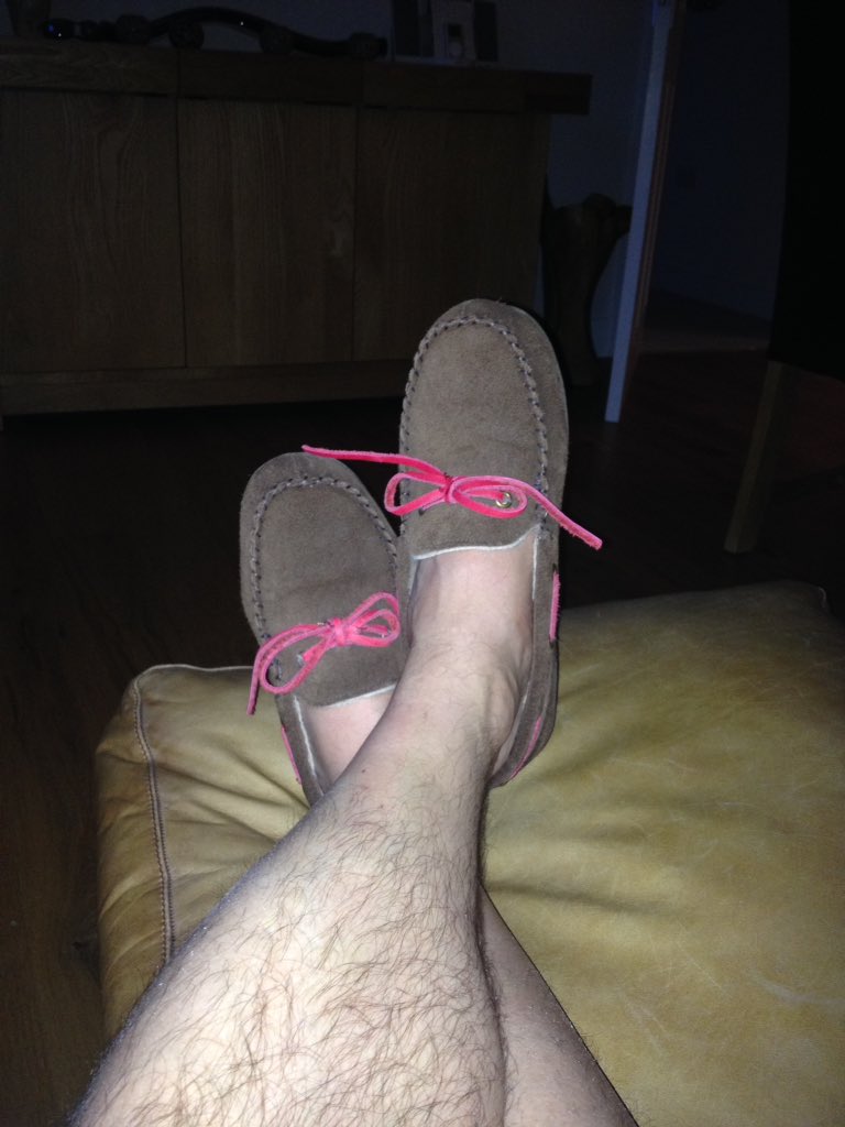 ozzieworld67's tweet photo. Your dodgy clobber @tommywebb1995 looks ok on 50 yr olds. #youoldgit https://t.co/h9zMaIhwzN