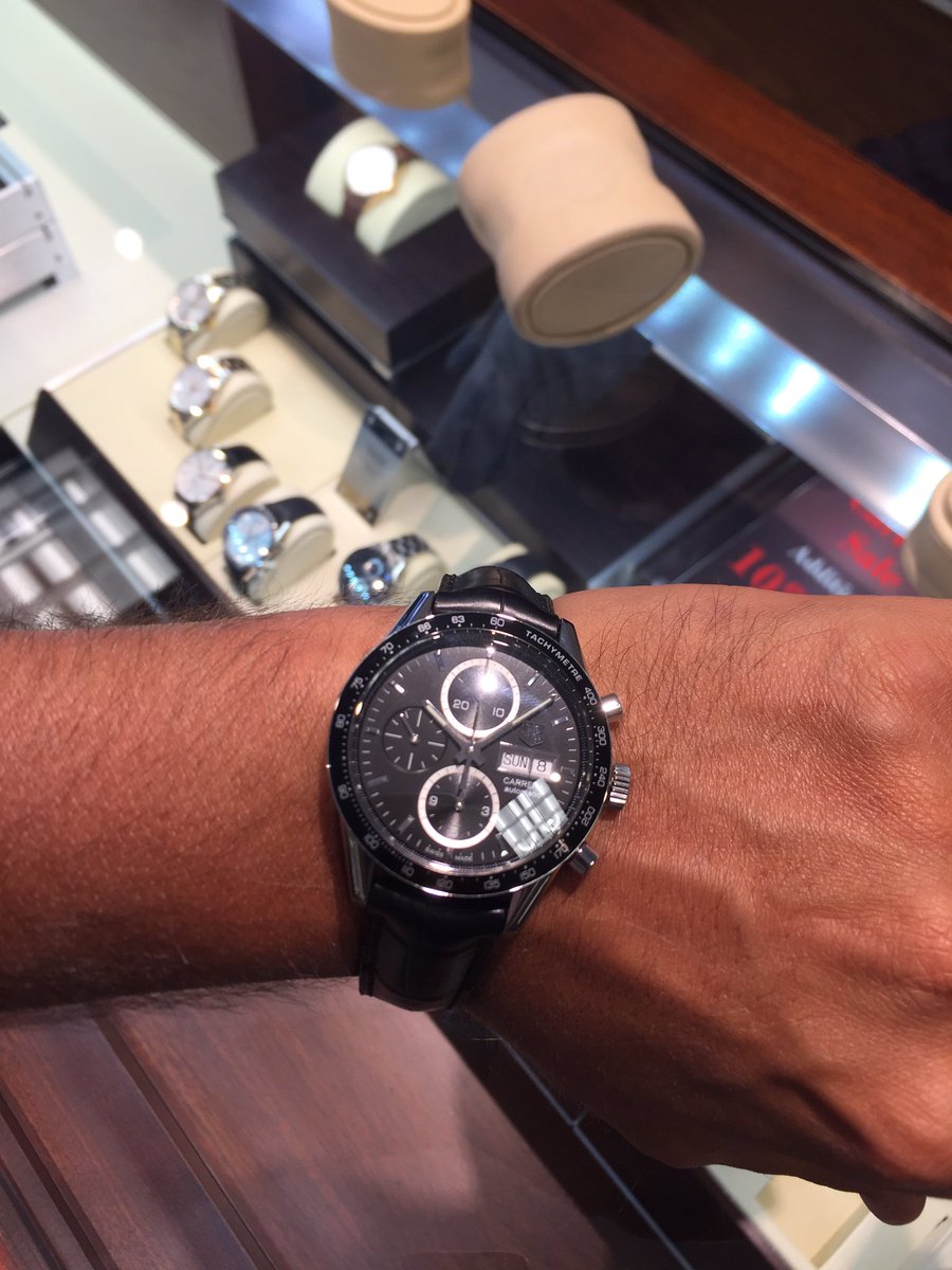 moundirofficiel's tweet photo. J'achète ou pas ? @TAGHeuer #lasvegas #deviensfou #montrejusteclass #taigheuerchronograph https://t.co/tGQ7h25kSE