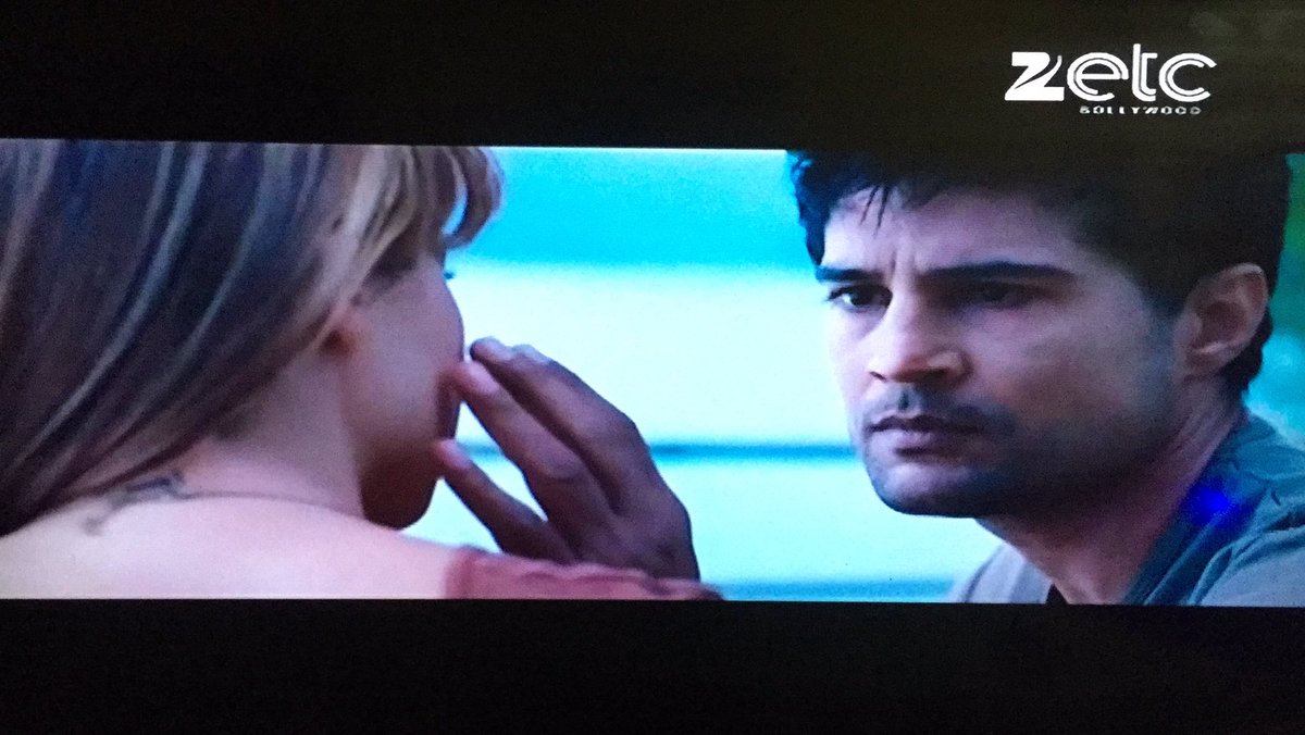 oliveeyess's tweet photo. Wow feeling more excited now 😍😍😍 #fevertrailer on TV @FeverMovie2016 @RKianz https://t.co/wjwr7ZL2JR