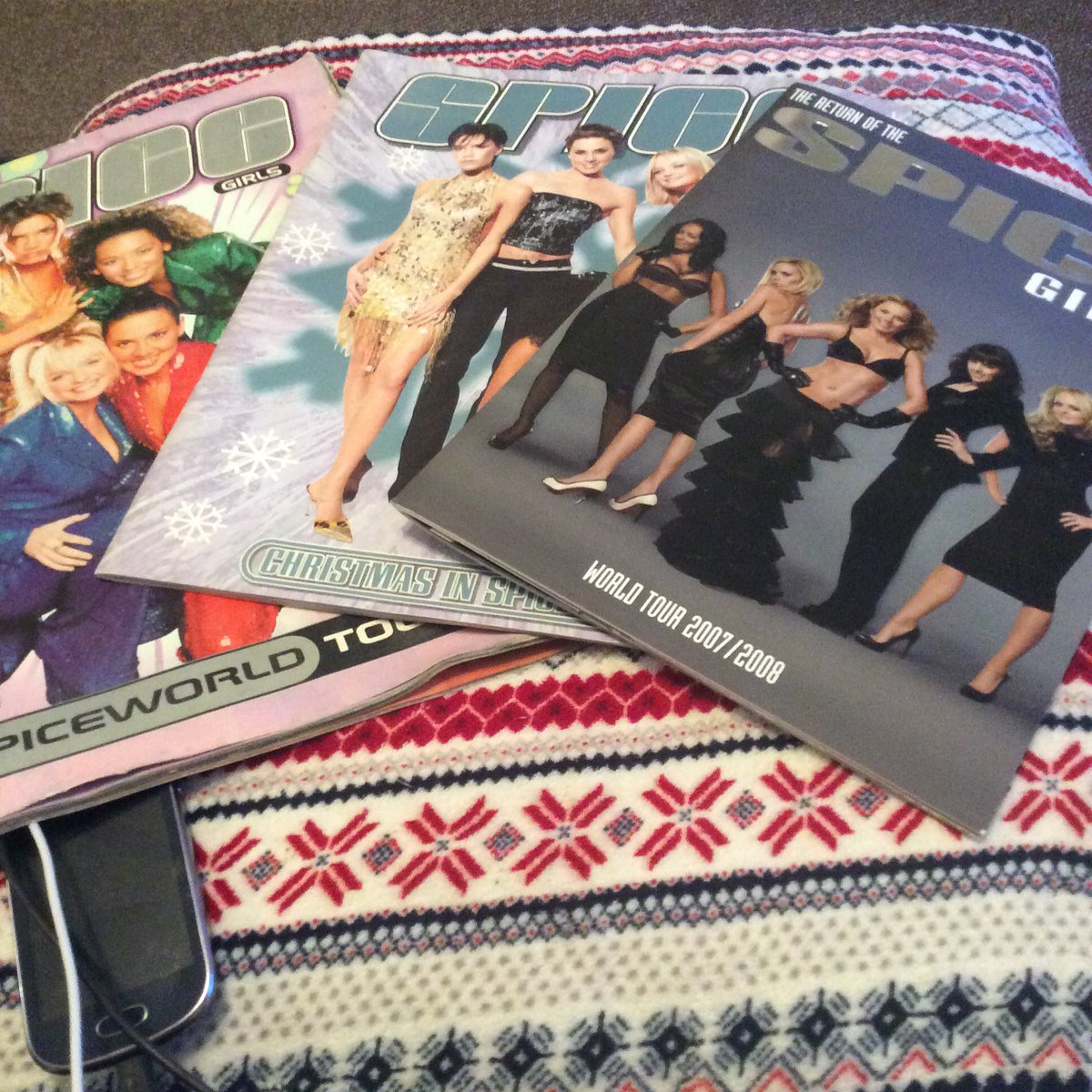 clairylou7's tweet photo. That's not half of it #SpiceGirls20 #sayyoullalwaysbethere #spicegirlsforever #oscarlovesthemmorethanme @EmmaBunton https://t.co/XnnUYy7tvZ
