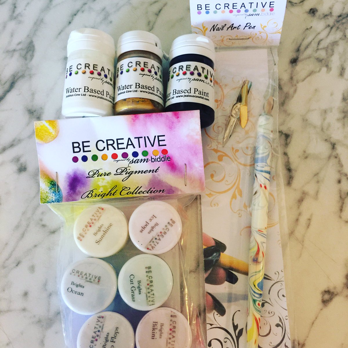 UGoGirlnails's tweet photo. #time2play #nails #art #nailpro #nailtech #excited #sambiddle #beinspired #jealouscow  #becreative https://t.co/kg6Wu6ce6N