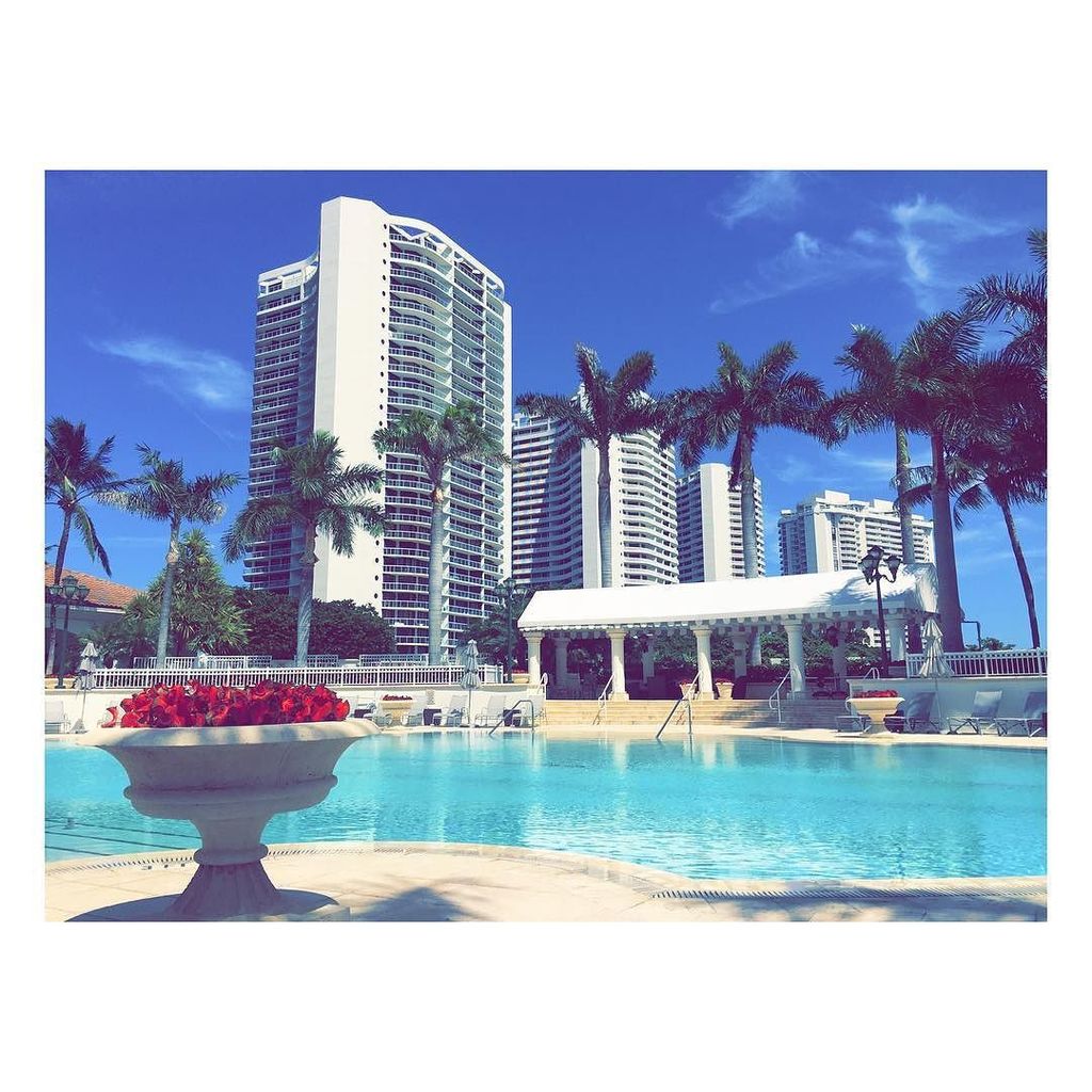 tokiohotel's tweet image. last day #miamiing before #mexicocity ! You ready ? ift.tt/29HBi5D