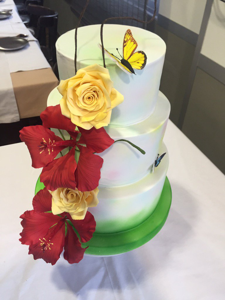 NookSugar's tweet photo. "Colombian Nature Wedding Cake"#weddingcake #weddingplanner #sugarflower #personalcake #cakedesing #sugarsnook https://t.co/Z15vWrB6wu