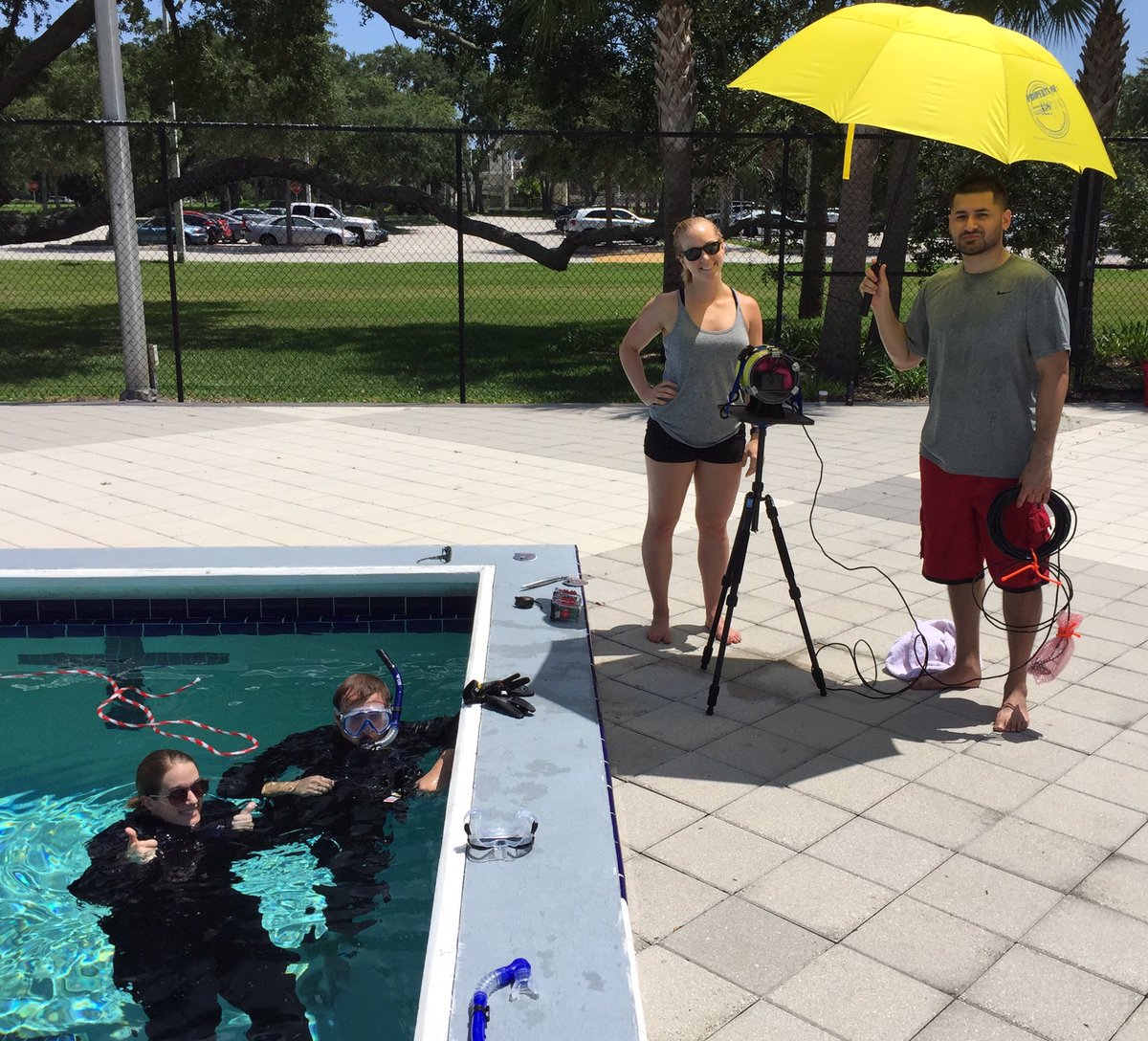 JasonKring's tweet photo. @ERAU_Daytona students test optical comm system for @NASA_NEEMO mission #NEEMO21 #goERAU https://t.co/TneTTgtoA4