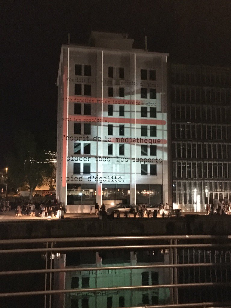 AlsaceDigitale's tweet photo. #Edgenight - Pourquoi se contenter d'un écran...Qd on peut vous en mettre plein la vue sur toute une façade #mapping https://t.co/BtwuGx9xMJ