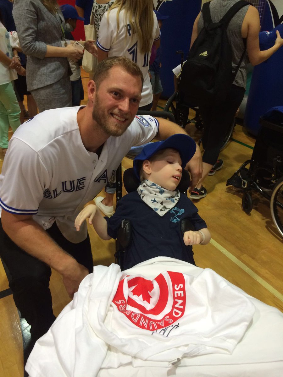 Congratulations Michael Saunders! Thanks for spending the afternoon with us. You're a true champ. #VoteCaptainCanada