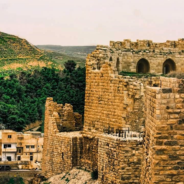 RaniaAl74257308's tweet photo. #اماكن_ترفيه_بالاردن
#قلعة_الكرك  😍 https://t.co/cxw2sOtBPZ