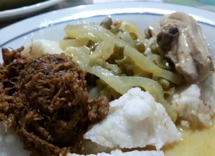 abinyasasa's tweet photo. Ketupat, rendang dan opor ayam jg mrpkn tradisi Lebaran @autobild_ina #HTD2016 #4GinAja https://t.co/vl6kivLj2m