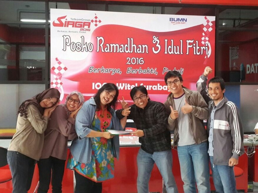 yanis1361's tweet photo. Cak Yanis:
@parwi66 @_funtastic5_ #telkomfuntastic5 #SBTREG5 #poskorafi witel Sby/ serah terima posko https://t.co/E9eib2mwut