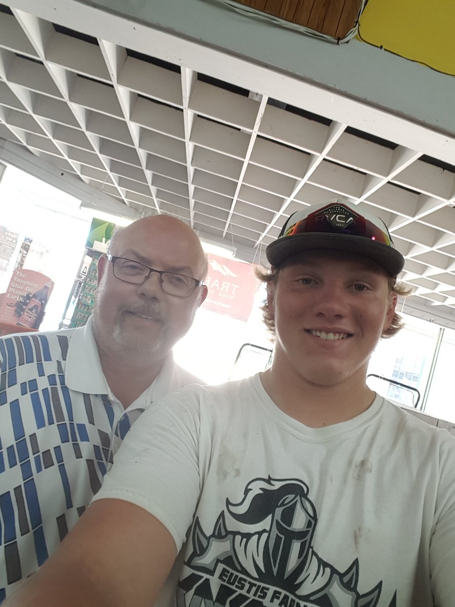 HuskerlandBob's tweet photo. Stop at the hardware store and who do I see? Eustis-Farnam's @gibbens_kaleb11, a name to know for 2016.  #HPR27 https://t.co/75XfTzXeUM