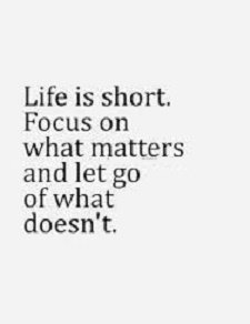 2thank's tweet photo. Life is a balance of holding on what's good and letting go what's not. https://t.co/4SBg4HbKeB