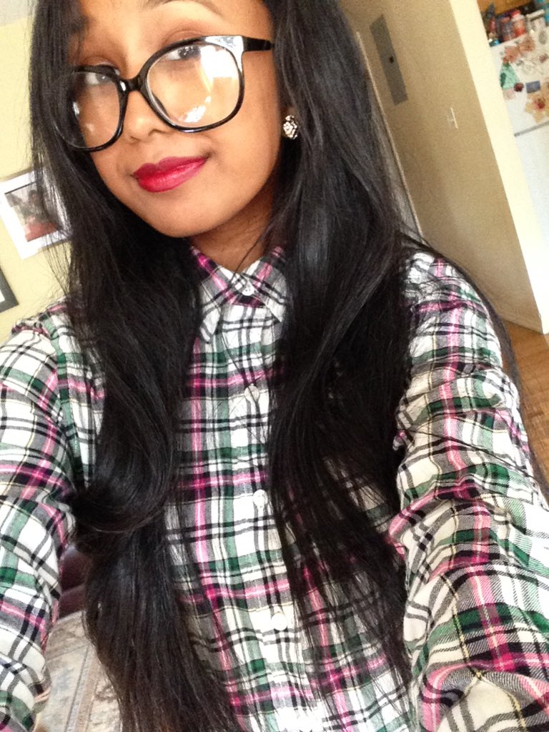 MethodicalGuy's tweet image. // I never actually introduced myself. Hiiiiii, the name's Priya. 😇😇😇 And this is probably the best photo of myself.