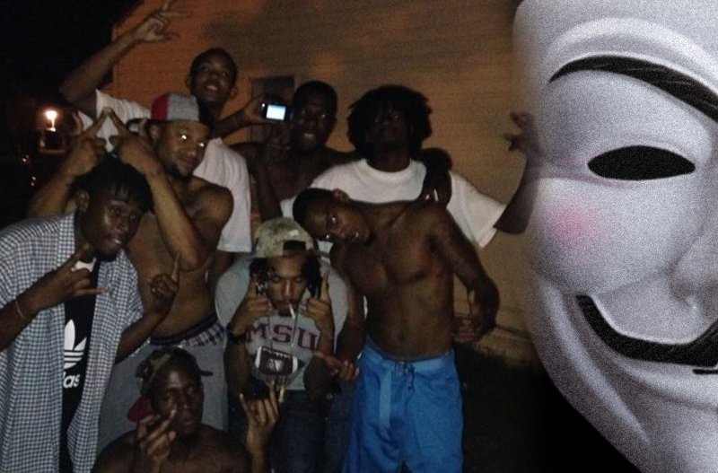 __0HOUR1_'s tweet photo. #BlackLivesMatter The Time has come to shut it down
#OperationSummer #Anonymous Your Violence will not be compliance https://t.co/Y8Bq7wjn7Y