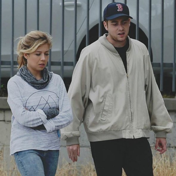 jmccurdybr's tweet photo. O relacionamento entre @JennetteMcCurdy e @JesseCarere, pode chegar ao fim? https://t.co/l1wzlDZxSe #Jessette 💔💔 https://t.co/Sq86Kfj0qh