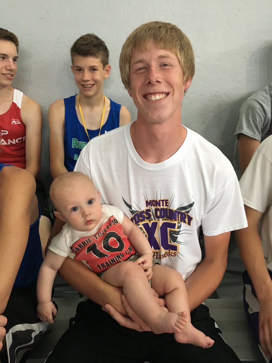 CTolleRun's tweet photo. Greer is getting running tips from State Champion @ktebeest! #CTTC2016 https://t.co/1PjxIsllBW