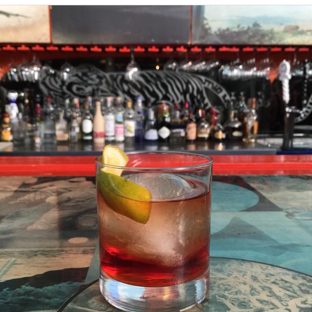 cherrychriss's tweet photo. Viernes de tour con @travelmxcom 💃🏻😎 @SKYYmx #campari 🍸 https://t.co/EK9rycEH0s