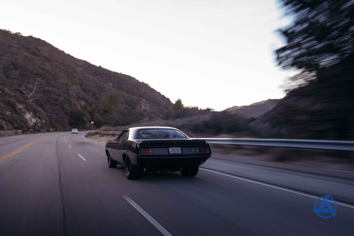 SpeedKore01's tweet photo. Driving off into the weekend in the โCudinatorโ - 1970 Hemi Cuda
#SpeedKore #AutotopiaLA https://t.co/UFX6bo7aBS