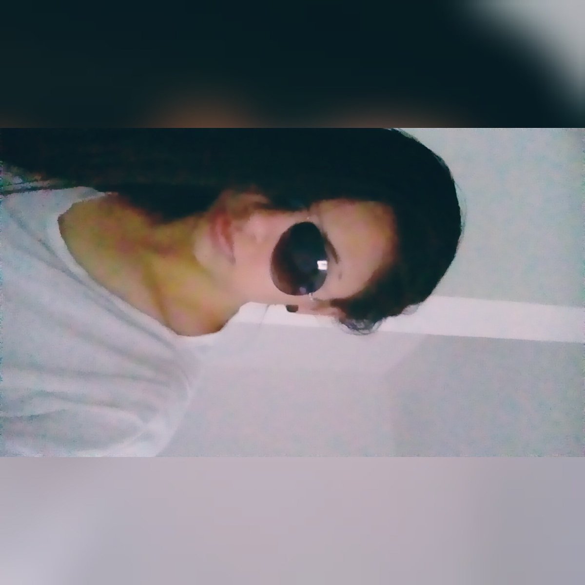 katiaanaly's tweet photo. El amor no existe es solo un invento de jose jose para pedir un aplauso 😞 https://t.co/4r37Cg2ZE8