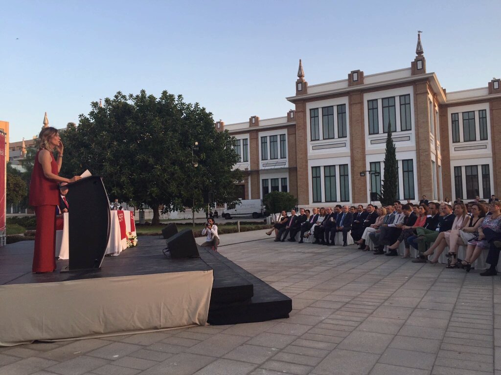 AcademiaAgp's tweet photo. Magnífica y solemne clausura curso en esesa. Cristina Garmendia genial. @AcademiaAgp se hizo presente ¡Enhorabuena! https://t.co/0i05Zd9lqN