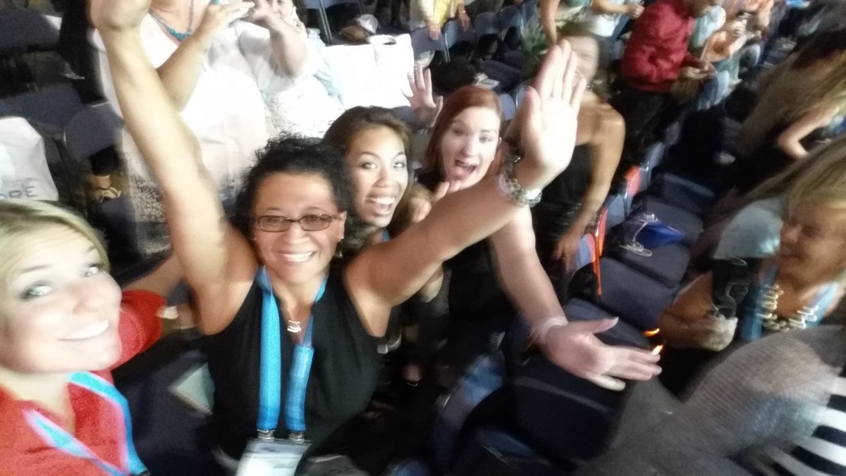 Andrea949899's tweet photo. #selfiestretch @lifevantage https://t.co/IEROLw5DYF