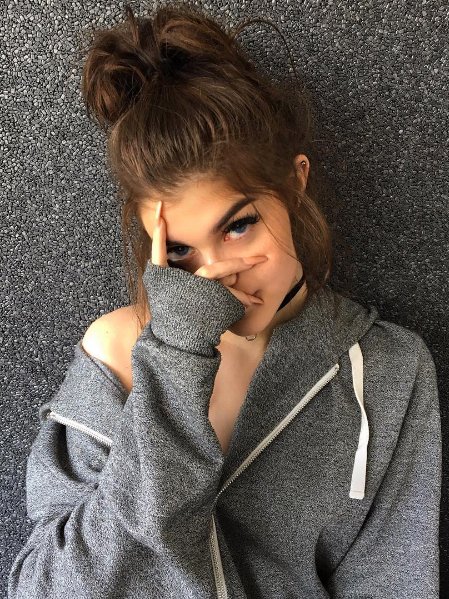¡Bienvenida a la escuela, <a href="/anuniquemoon/">Katherine Moon.</a>!