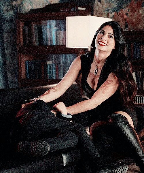 KarenMermaid98's tweet image. Que saudades destes dois!
♡ Isabelle &amp;amp; Max ♡ 
#Shadowhunters #Lightwoods #Family @ShadowhuntersTV @EmeraudeToubia
